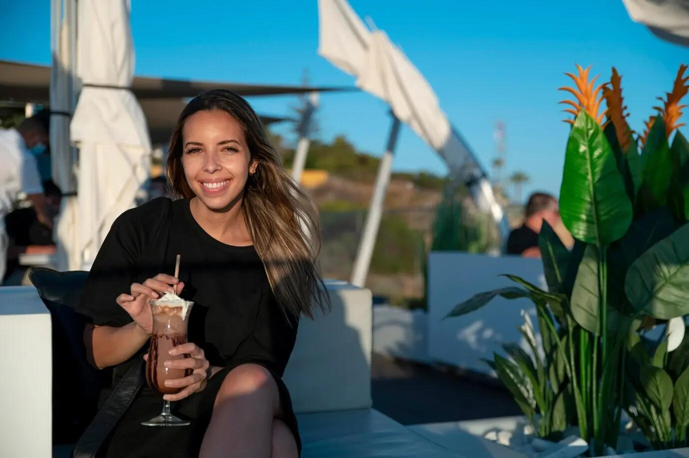 A young woman traveling who is COVID-free.